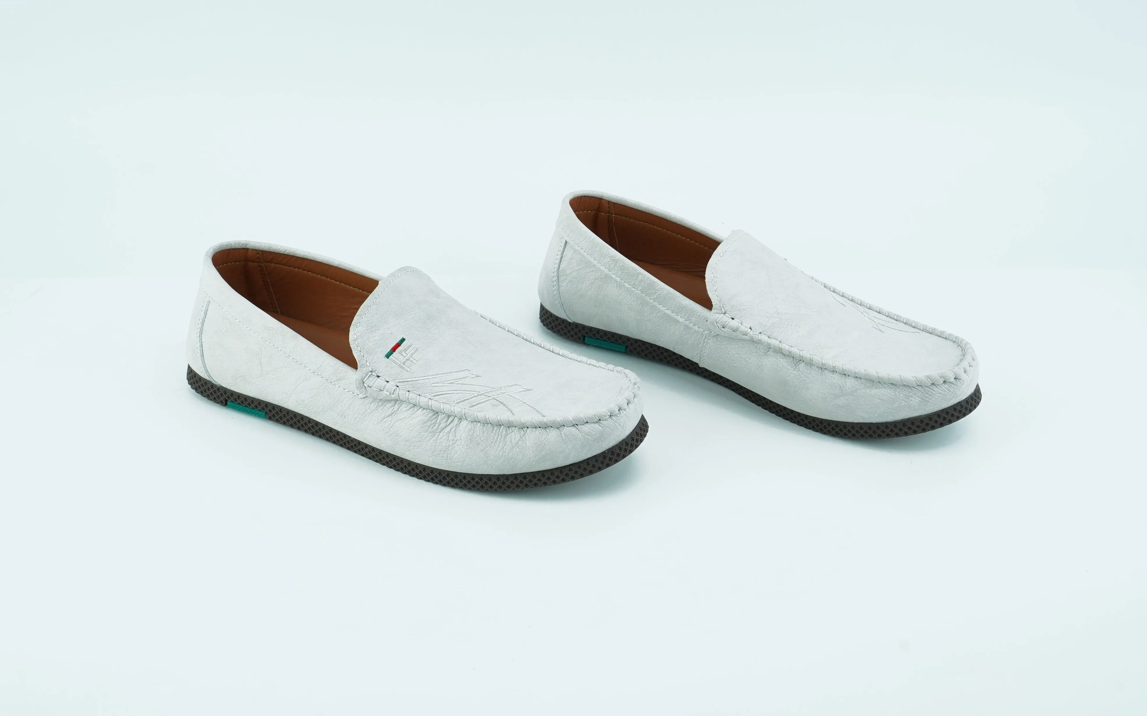 2022 White loafers for men