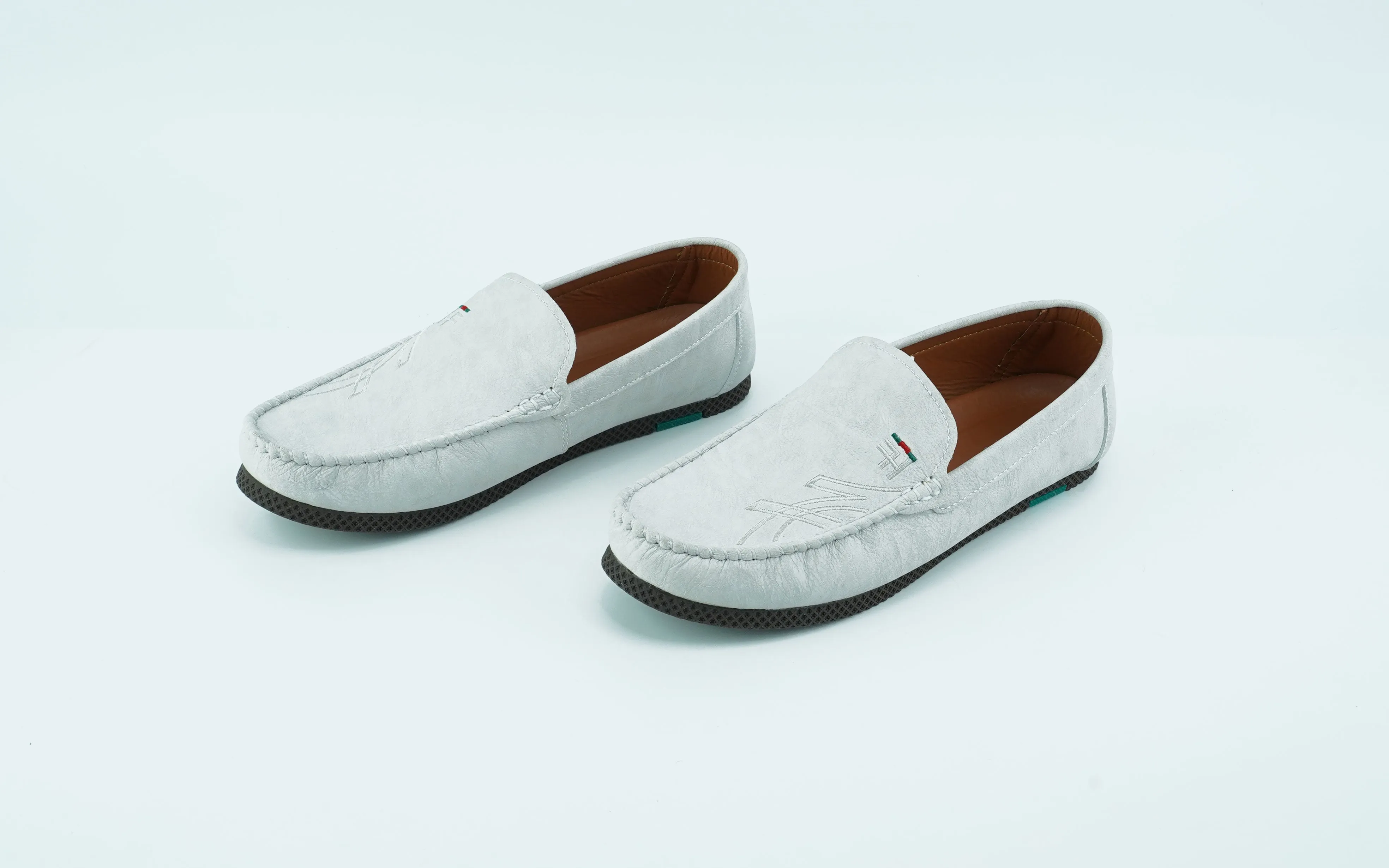 2022 White loafers for men