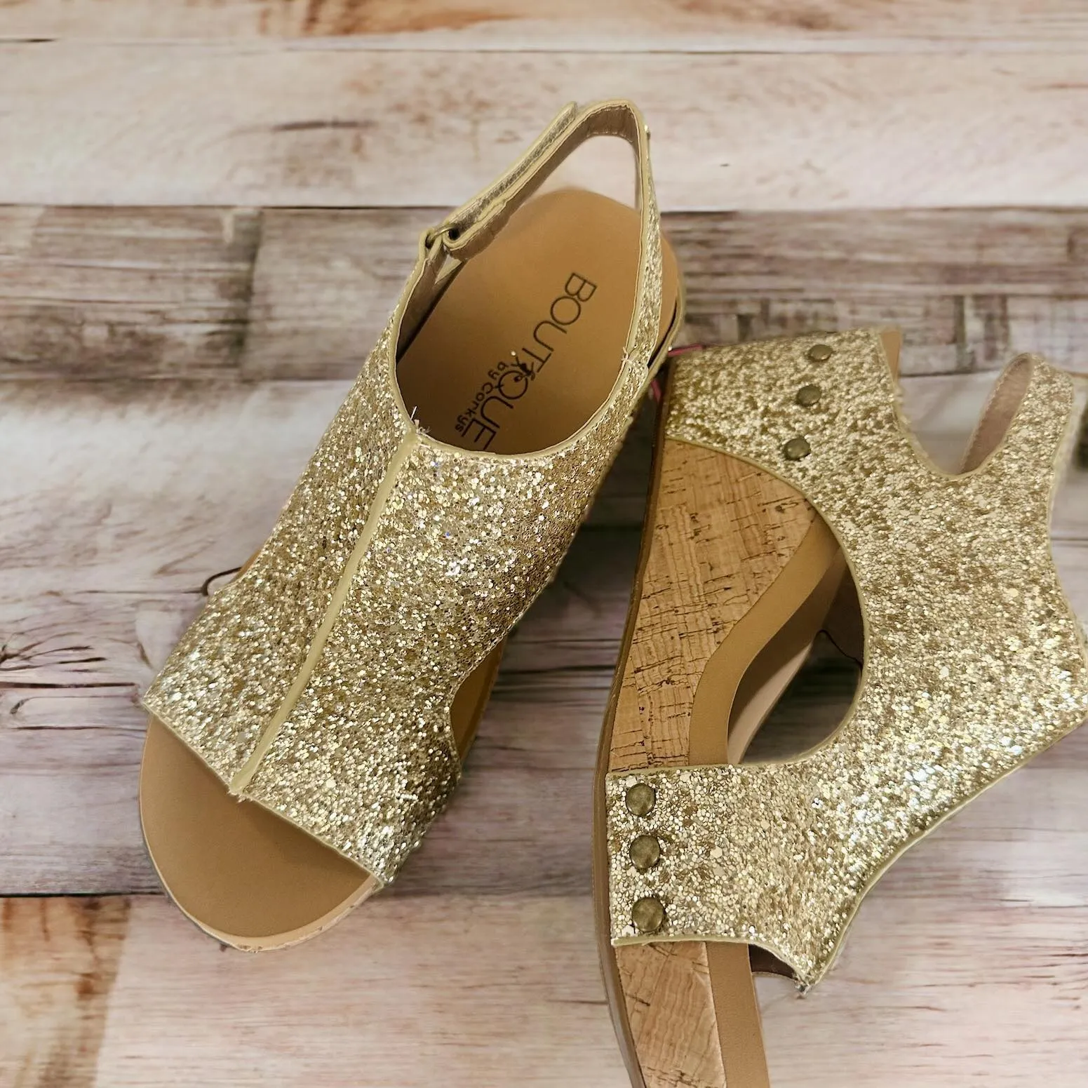 CORKYS - CELEBRATION WEDGES