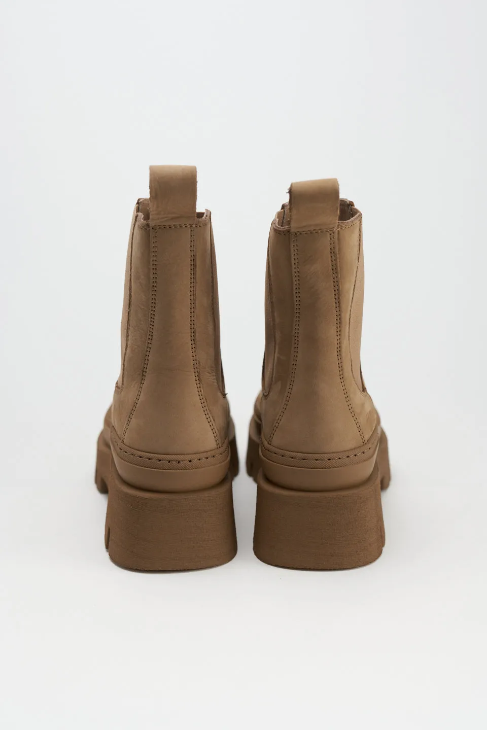 Nabuc Taupe Chelsea Boots