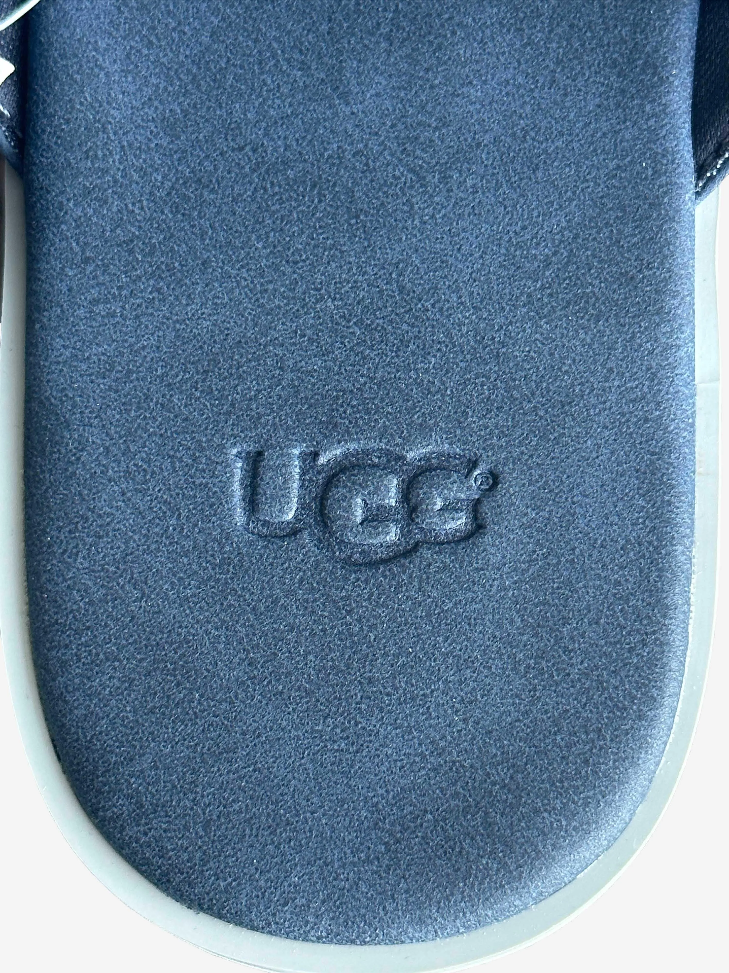 UGG AUSTRALIA BOYS ISAIAH FLIP FLOPS