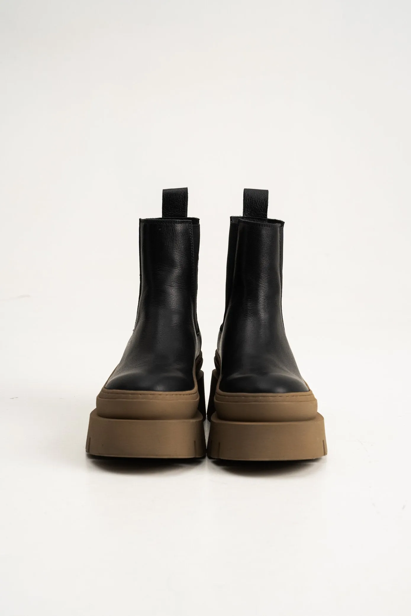 Vitello Black Stone Chelsea Boots